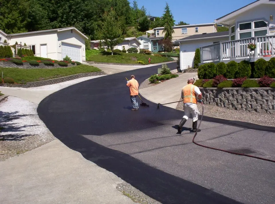 Residential asphalt pavement work